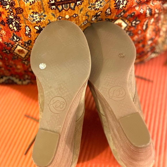 Lucky Brand Suede bootie lace-up wedge in camel size 7.5 BRAND NEW - Picture 9 of 11